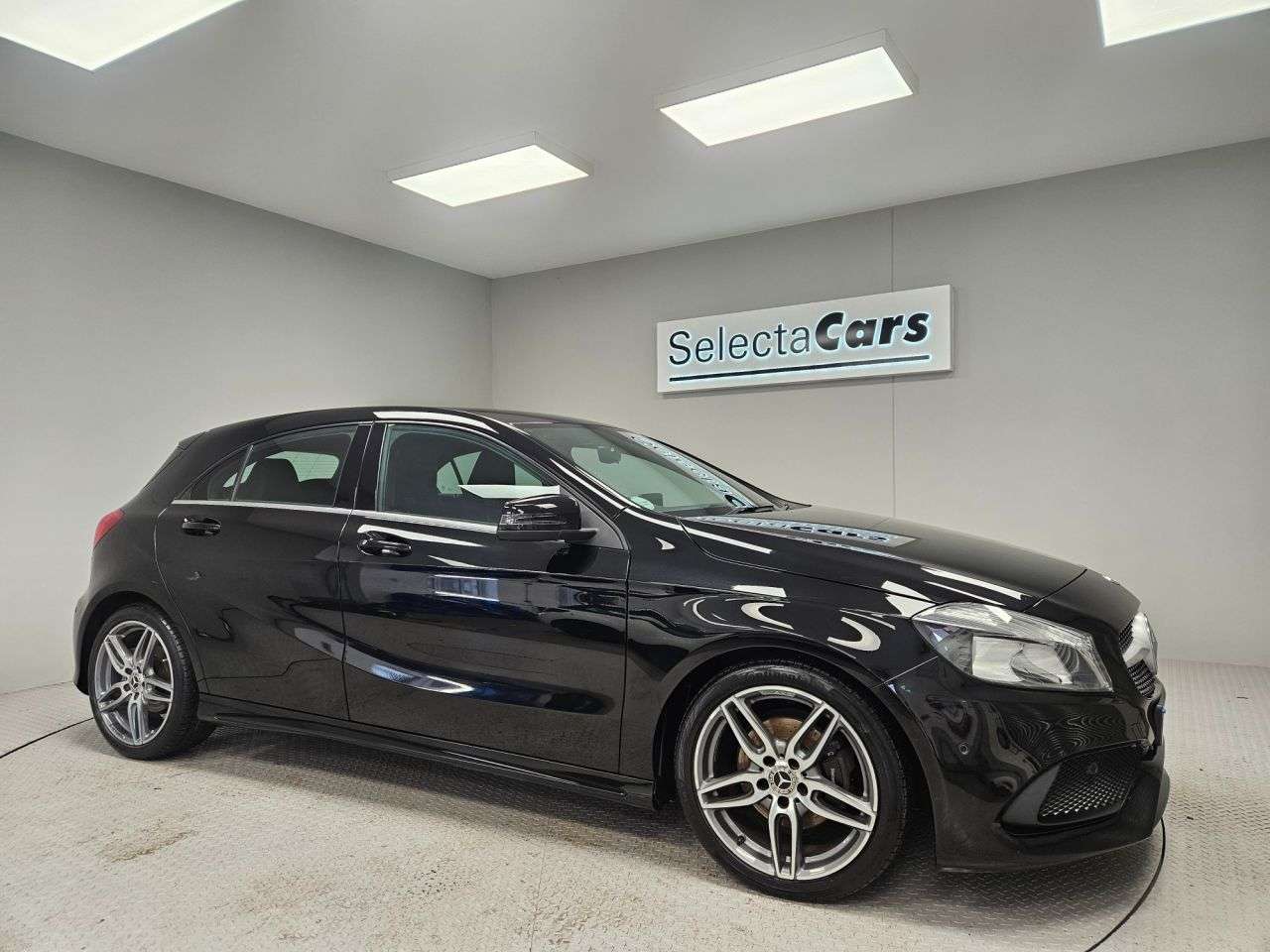 A 2018 MERCEDES-BENZ A-CLASS 1.6 A180 AMG Line (Executive) Hatchback 5dr Petrol Manual Euro 6 (s/s) (122 A 2018 MERCEDES-BENZ A-CLASS 1.6 A180 AMG Line (Executive) Hatchback 5dr Petrol Manual Euro 6 (s/s) (122