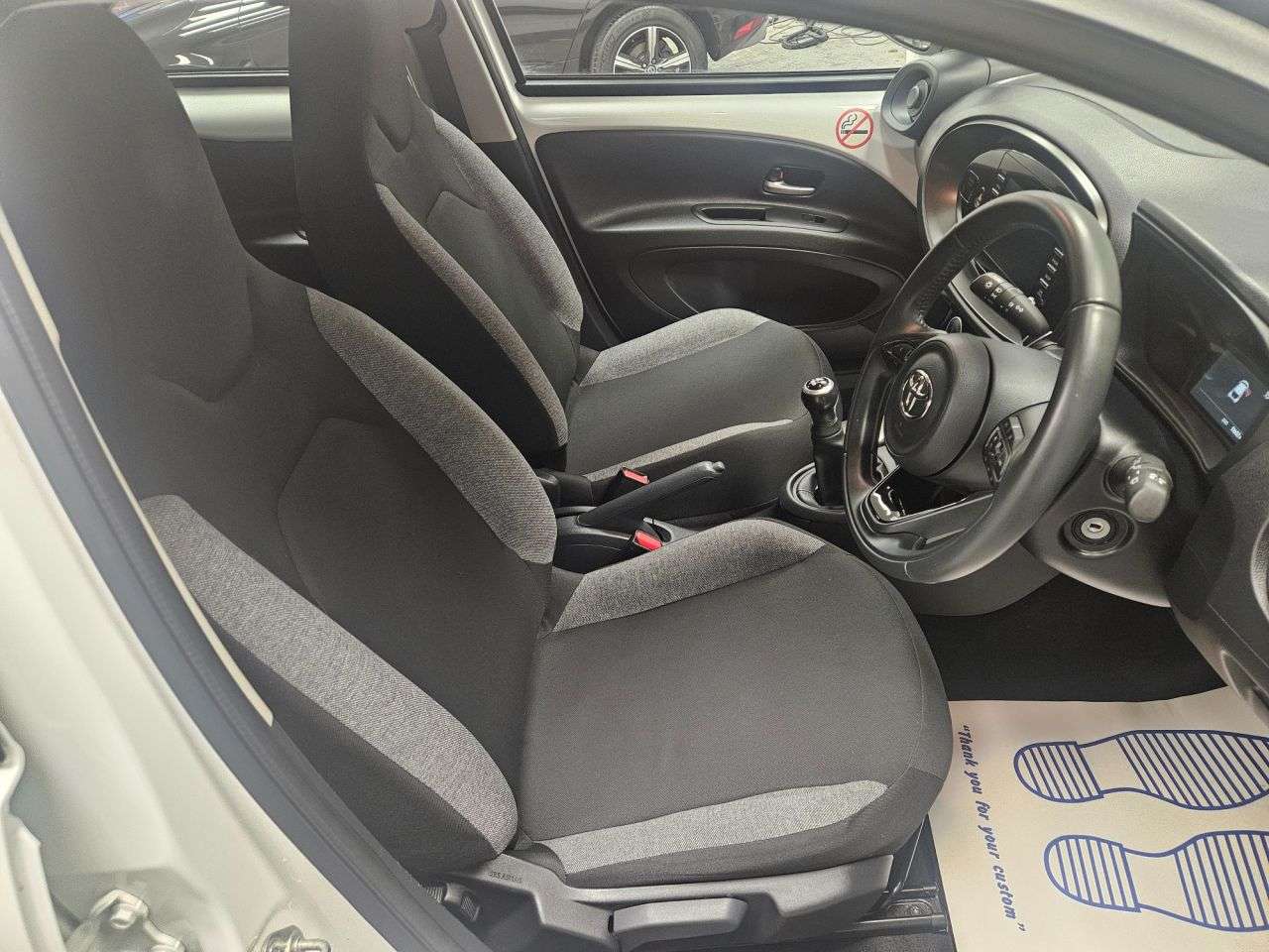 2022 TOYOTA AYGO X 2022 TOYOTA AYGO X