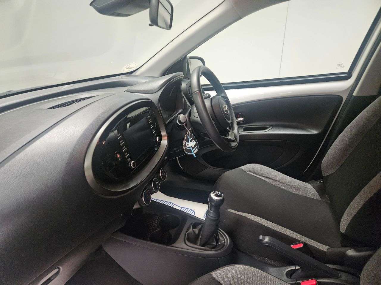 2022 TOYOTA AYGO X 2022 TOYOTA AYGO X