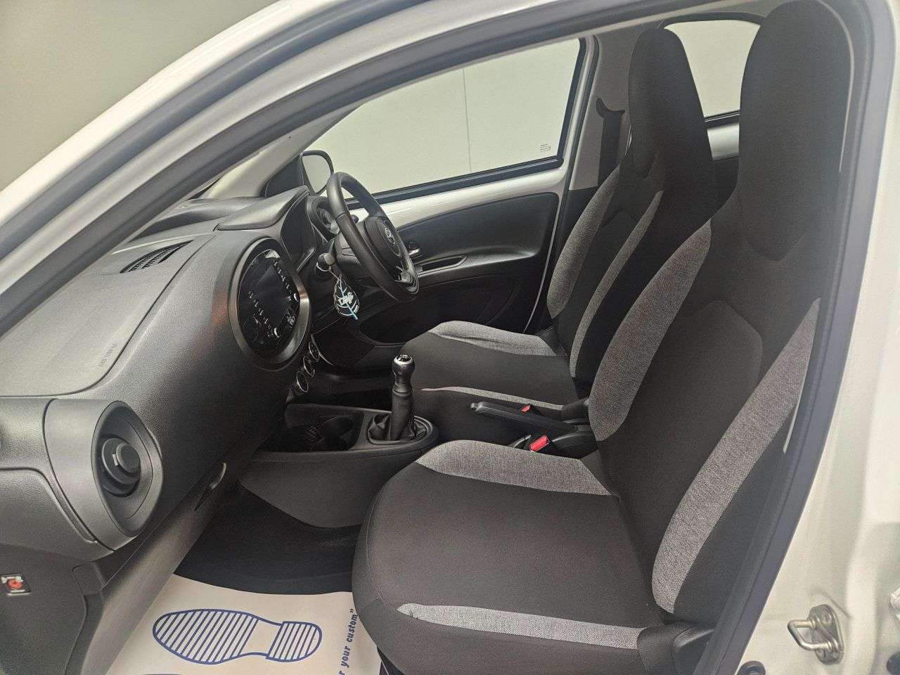 2022 TOYOTA AYGO X 2022 TOYOTA AYGO X