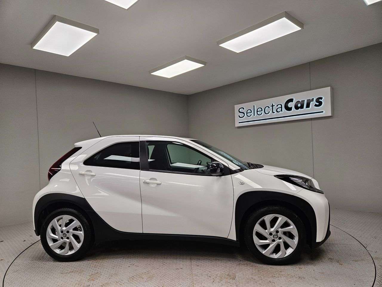 2022 TOYOTA AYGO X 2022 TOYOTA AYGO X