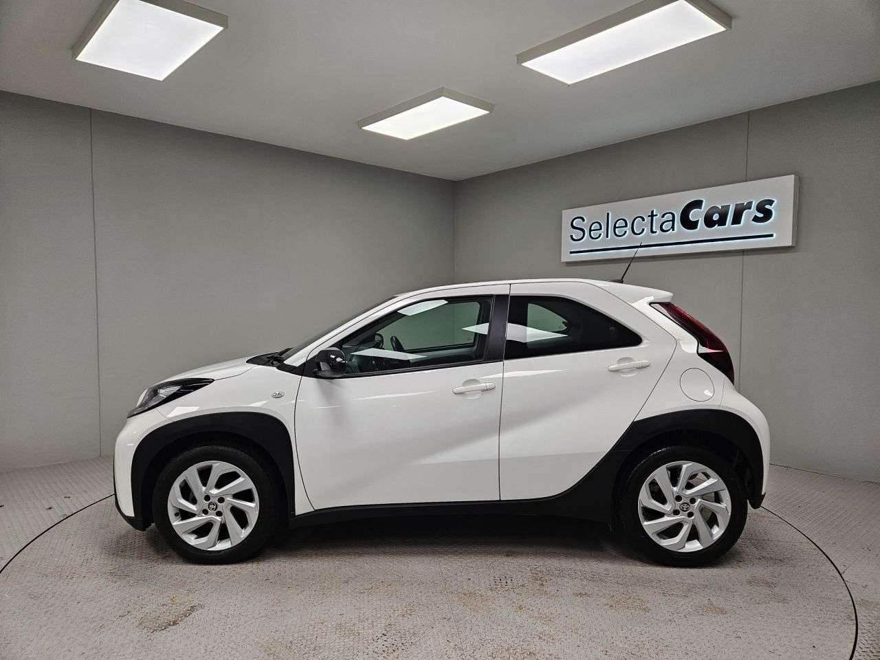 2022 TOYOTA AYGO X 2022 TOYOTA AYGO X