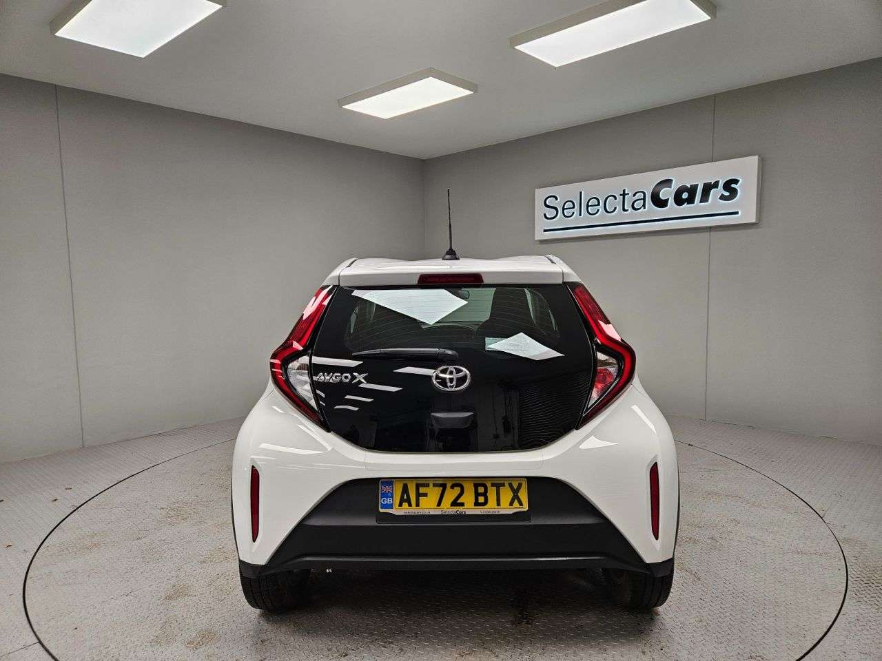 2022 TOYOTA AYGO X 2022 TOYOTA AYGO X