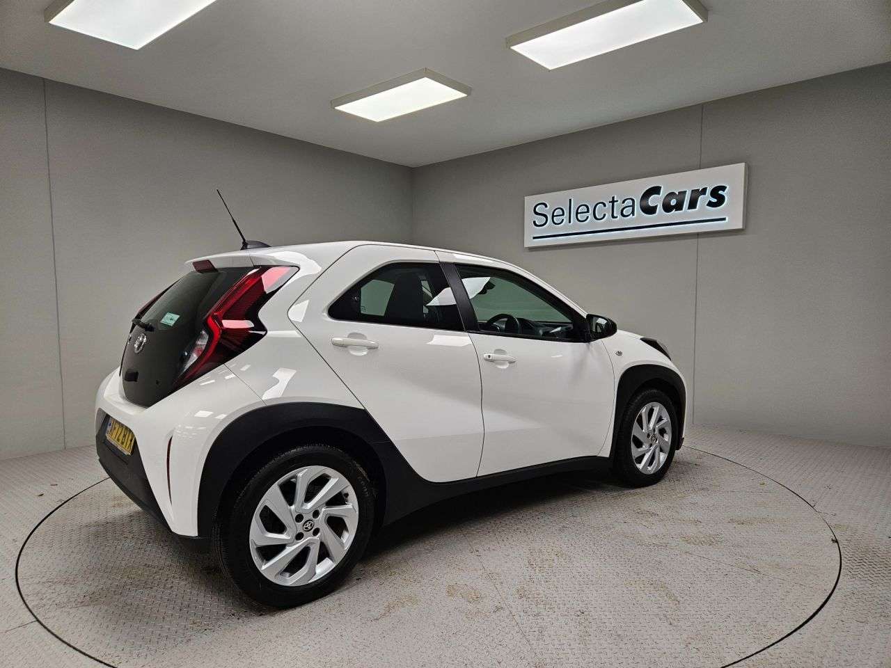 2022 TOYOTA AYGO X 2022 TOYOTA AYGO X