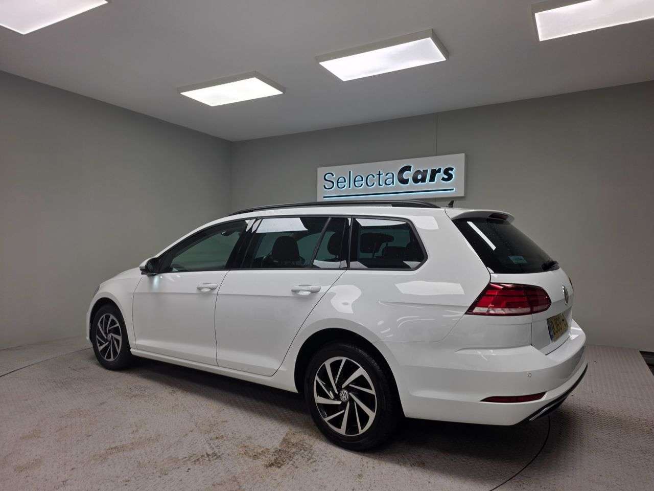 2019 VOLKSWAGEN GOLF 2019 VOLKSWAGEN GOLF