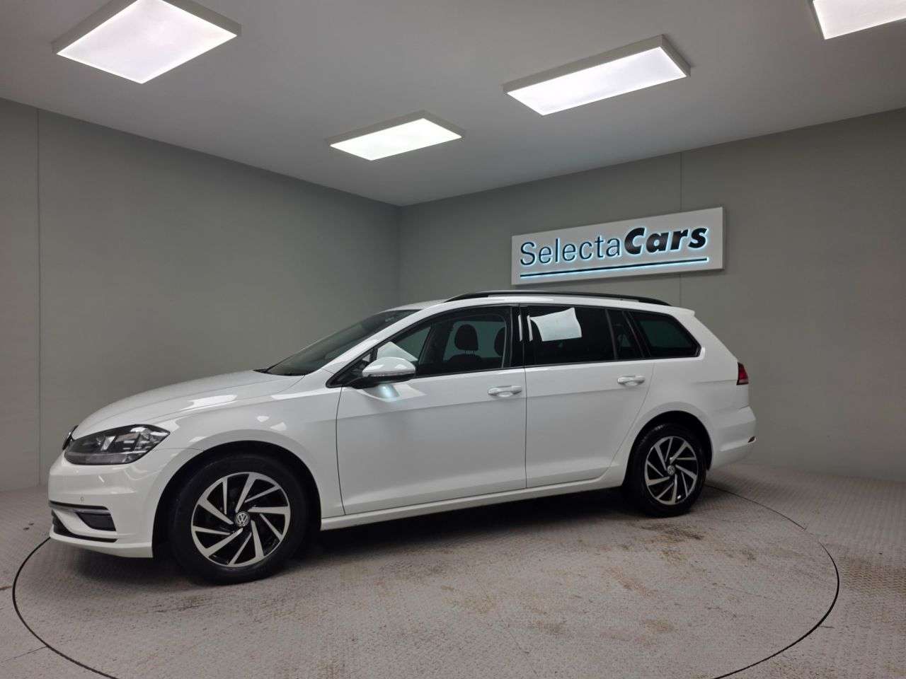 2019 VOLKSWAGEN GOLF 2019 VOLKSWAGEN GOLF