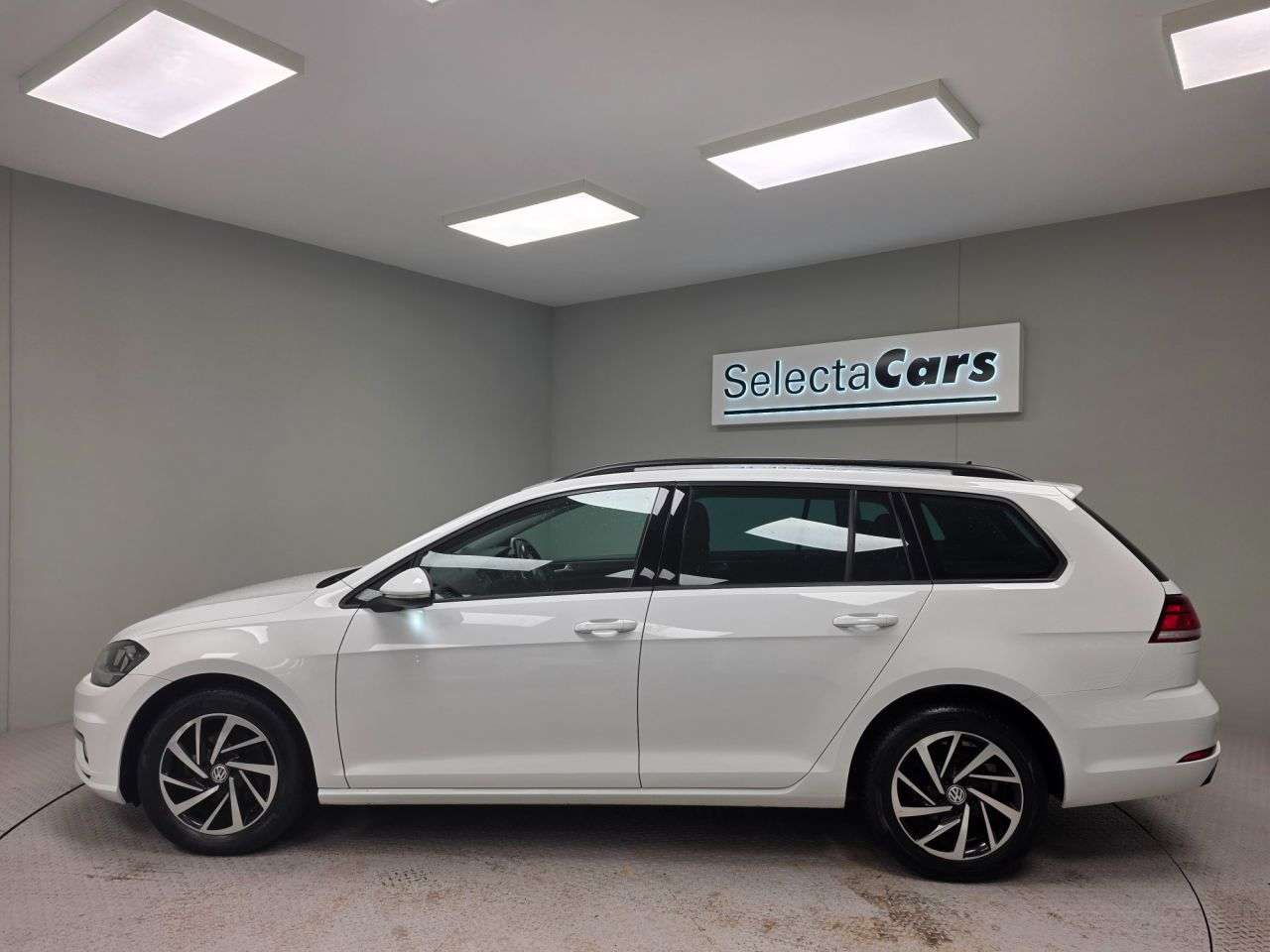 2019 VOLKSWAGEN GOLF 2019 VOLKSWAGEN GOLF