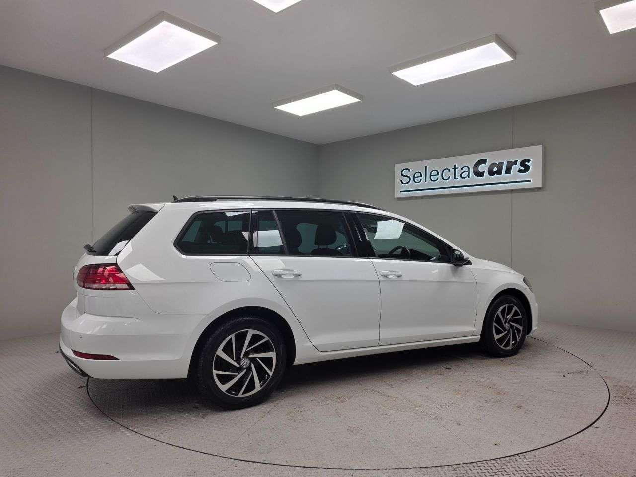 2019 VOLKSWAGEN GOLF 2019 VOLKSWAGEN GOLF