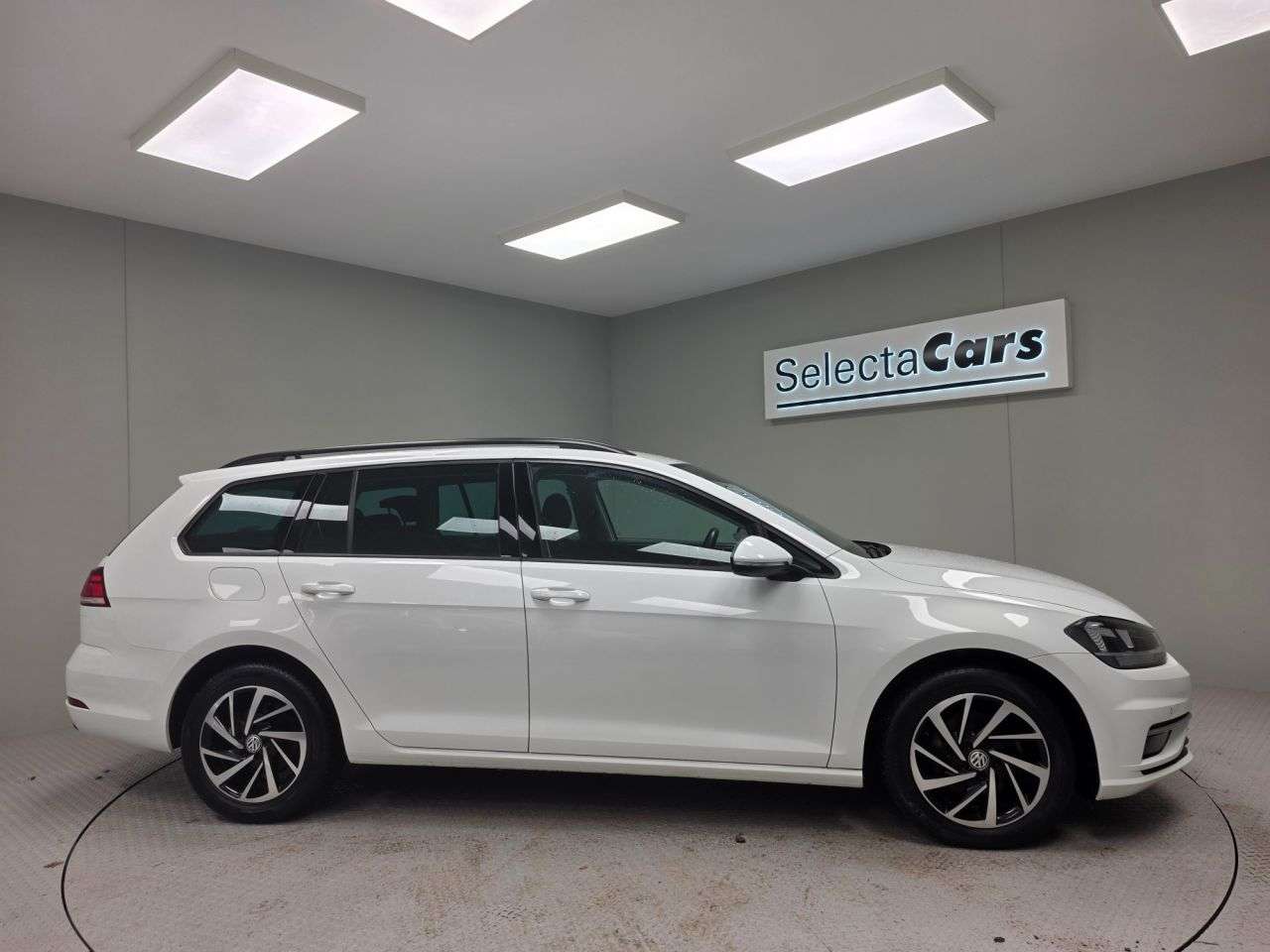 2019 VOLKSWAGEN GOLF 2019 VOLKSWAGEN GOLF