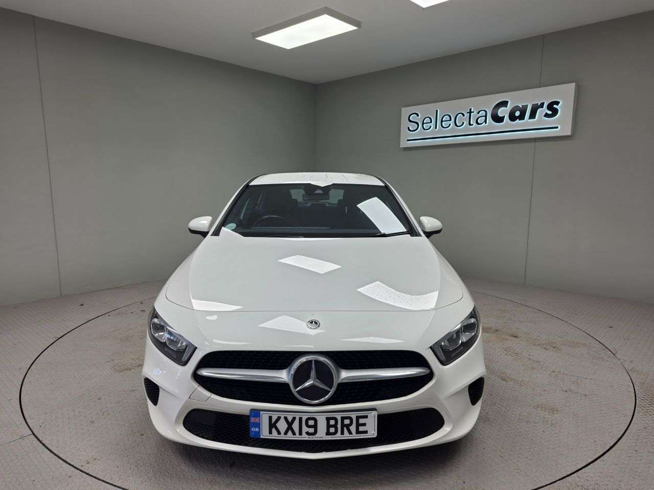 A 2019 MERCEDES-BENZ A-CLASS 1.3 A180 Sport Hatchback 5dr Petrol 7G-DCT Euro 6 (s/s) (136 ps) A 2019 MERCEDES-BENZ A-CLASS 1.3 A180 Sport Hatchback 5dr Petrol 7G-DCT Euro 6 (s/s) (136 ps)