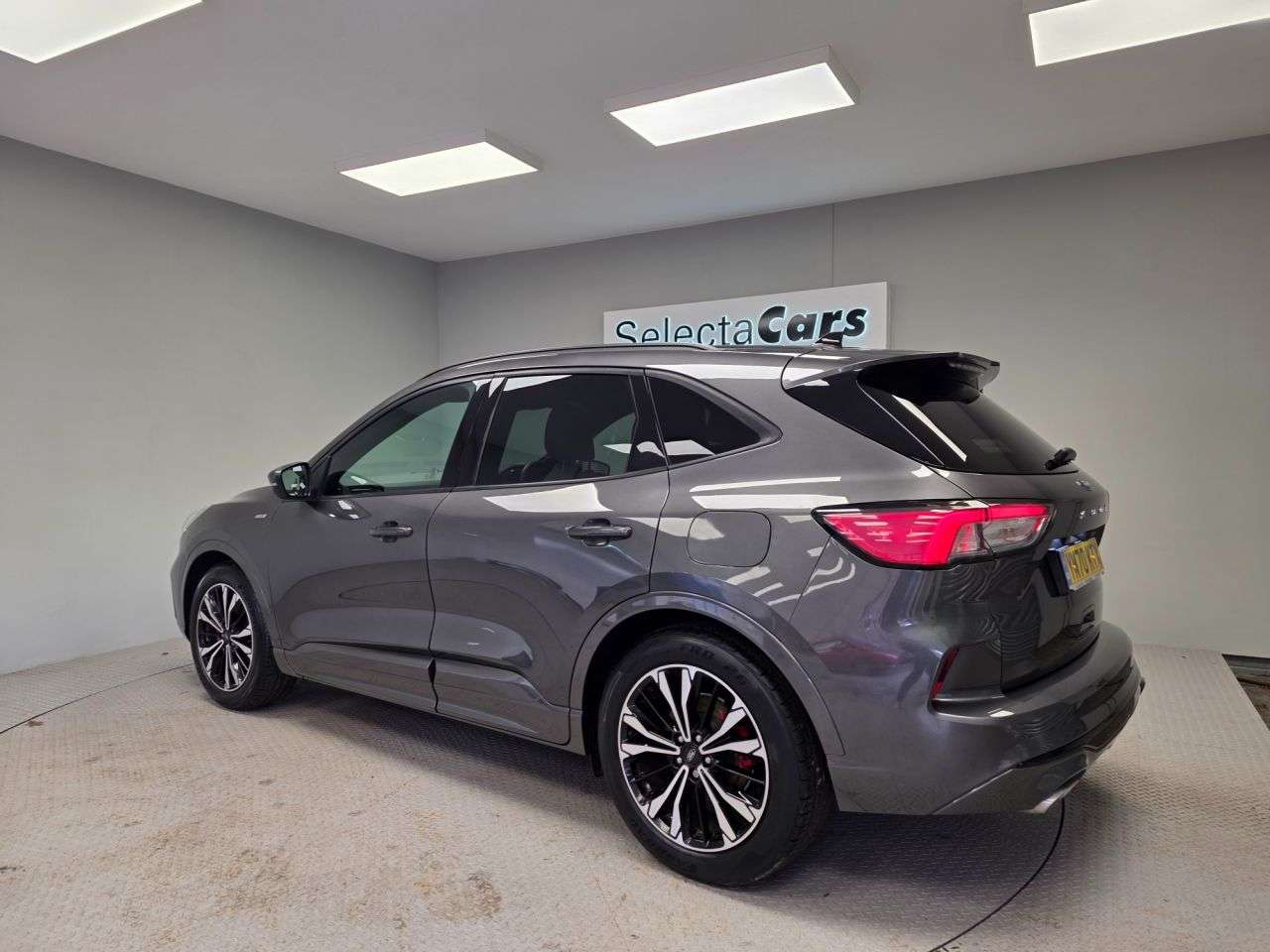 A 2020 FORD KUGA 1.5 EcoBlue ST-Line X Edition SUV 5dr Diesel Manual Euro 6 (s/s) (120 ps) A 2020 FORD KUGA 1.5 EcoBlue ST-Line X Edition SUV 5dr Diesel Manual Euro 6 (s/s) (120 ps)