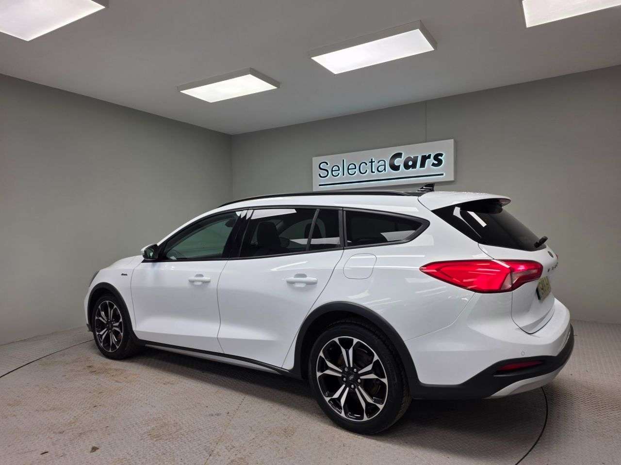A 2019 FORD FOCUS 1.0T EcoBoost Active X Estate 5dr Petrol Manual Euro 6 (s/s) (125 ps) A 2019 FORD FOCUS 1.0T EcoBoost Active X Estate 5dr Petrol Manual Euro 6 (s/s) (125 ps)