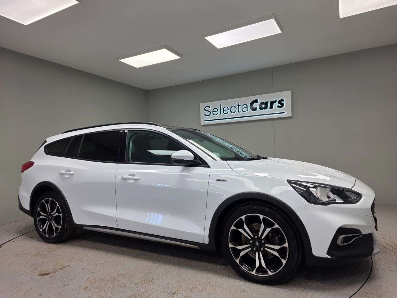 A 2019 FORD FOCUS 1.0T EcoBoost Active X Estate 5dr Petrol Manual Euro 6 (s/s) (125 ps) A 2019 FORD FOCUS 1.0T EcoBoost Active X Estate 5dr Petrol Manual Euro 6 (s/s) (125 ps)