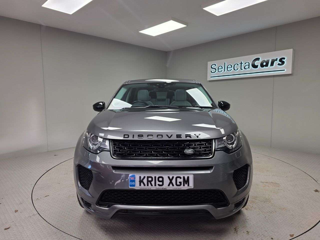 A 2019 LAND ROVER DISCOVERY SPORT 2.0 Si4 HSE Dynamic Lux SUV 5dr Petrol Auto 4WD Euro 6 (s/s) (290 bhp) A 2019 LAND ROVER DISCOVERY SPORT 2.0 Si4 HSE Dynamic Lux SUV 5dr Petrol Auto 4WD Euro 6 (s/s) (290 bhp)