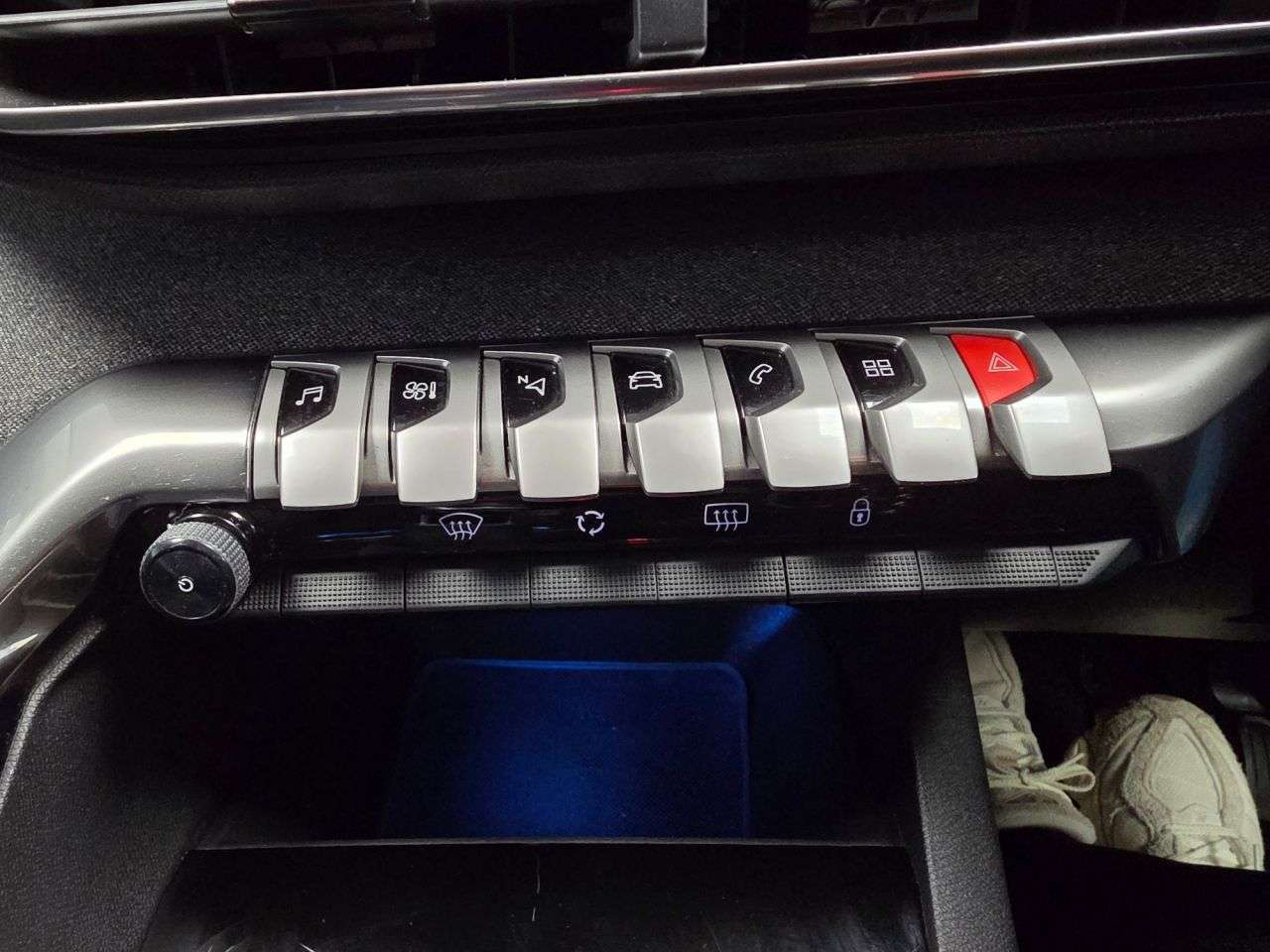 2020 PEUGEOT 3008 2020 PEUGEOT 3008