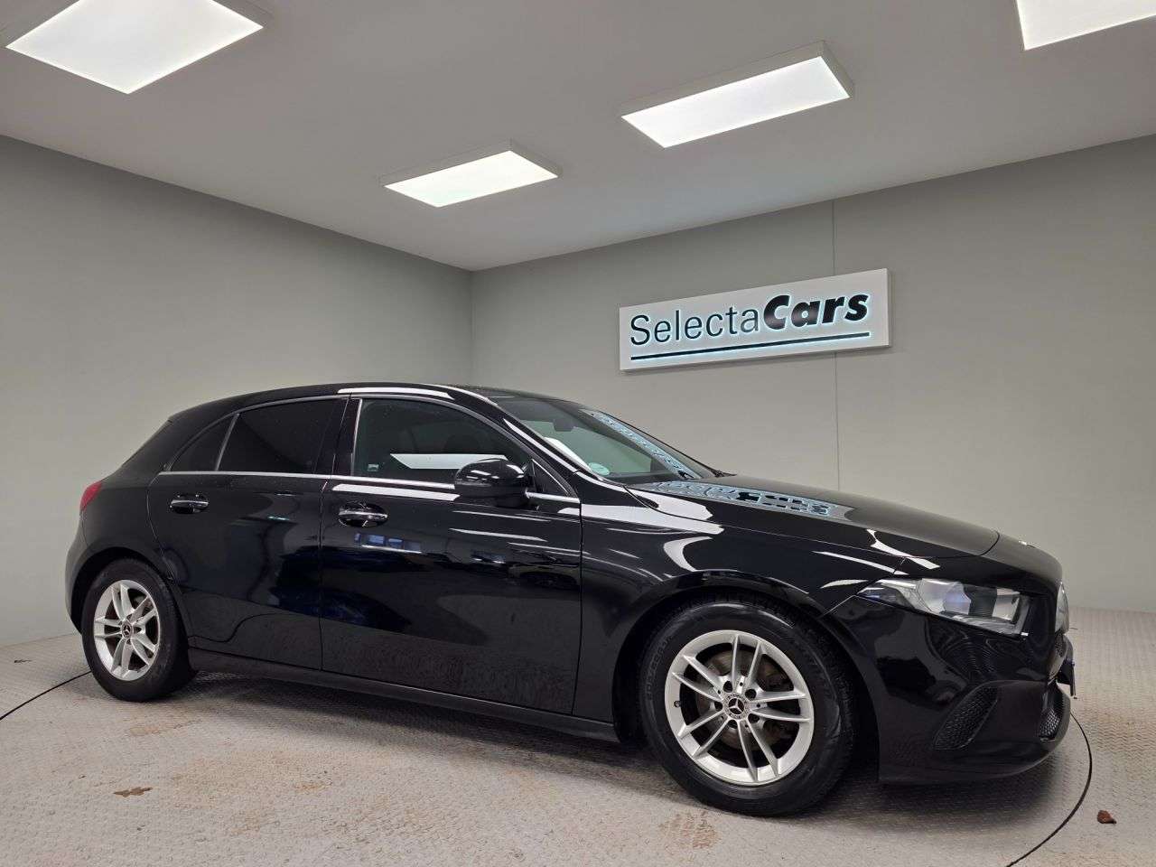 A 2019 MERCEDES-BENZ A-CLASS 1.3 A180 SE Hatchback 5dr Petrol Manual Euro 6 (s/s) (136 ps) A 2019 MERCEDES-BENZ A-CLASS 1.3 A180 SE Hatchback 5dr Petrol Manual Euro 6 (s/s) (136 ps)