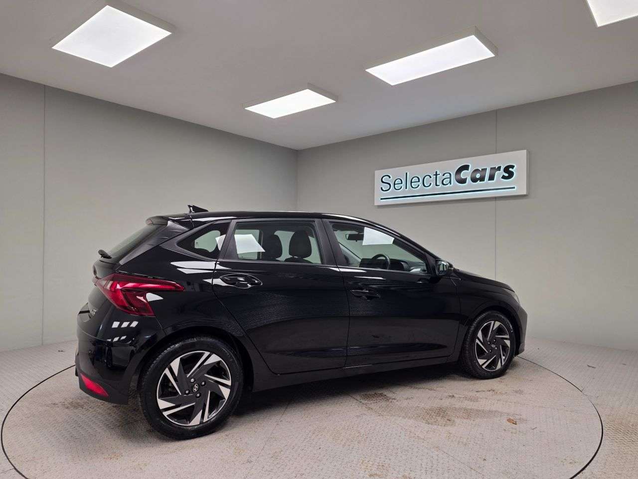 A 2021 HYUNDAI I20 1.0 T-GDi Element Hatchback 5dr Petrol Manual Euro 6 (s/s) (100 ps) A 2021 HYUNDAI I20 1.0 T-GDi Element Hatchback 5dr Petrol Manual Euro 6 (s/s) (100 ps)