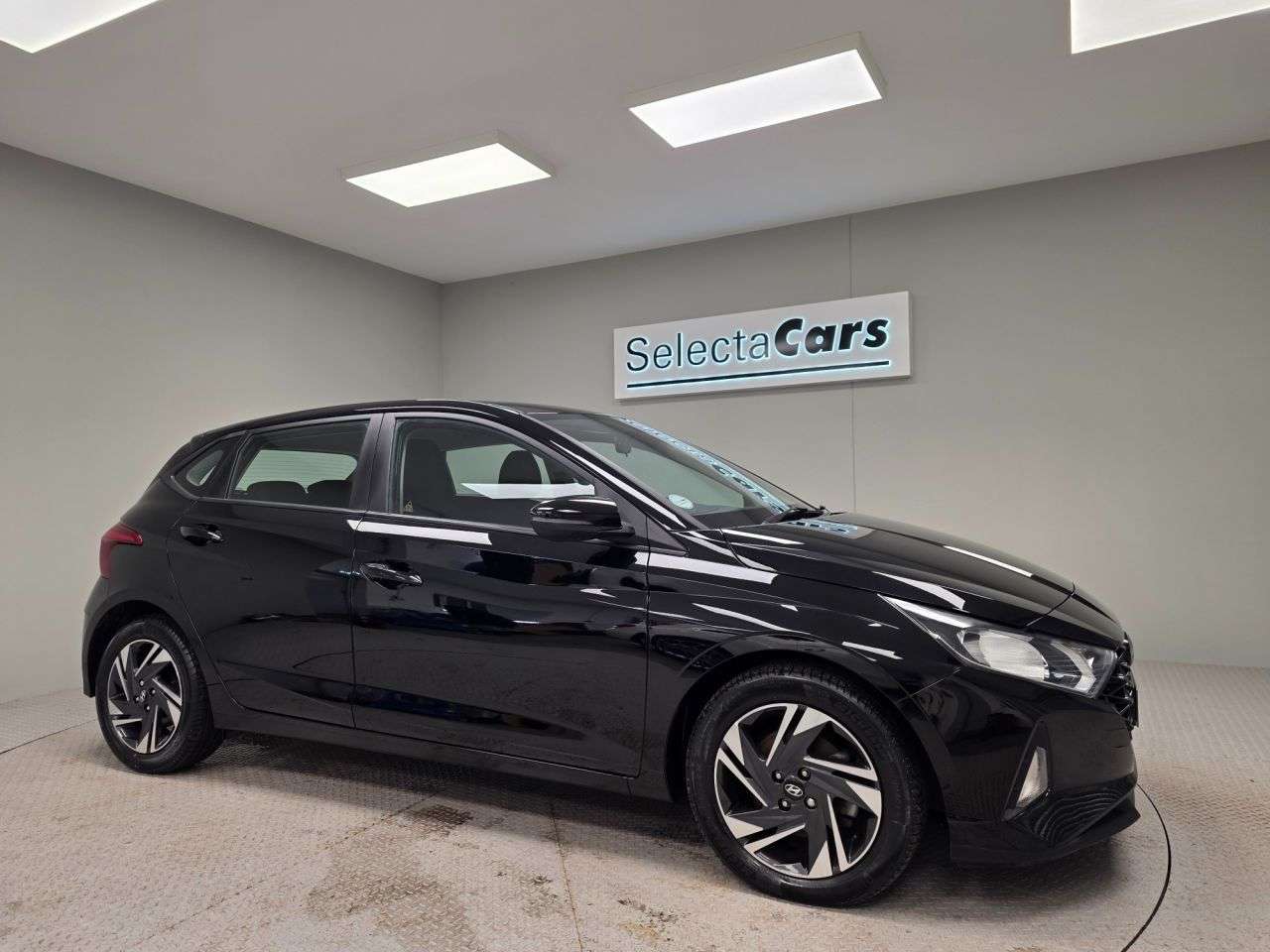 A 2021 HYUNDAI I20 1.0 T-GDi Element Hatchback 5dr Petrol Manual Euro 6 (s/s) (100 ps) A 2021 HYUNDAI I20 1.0 T-GDi Element Hatchback 5dr Petrol Manual Euro 6 (s/s) (100 ps)