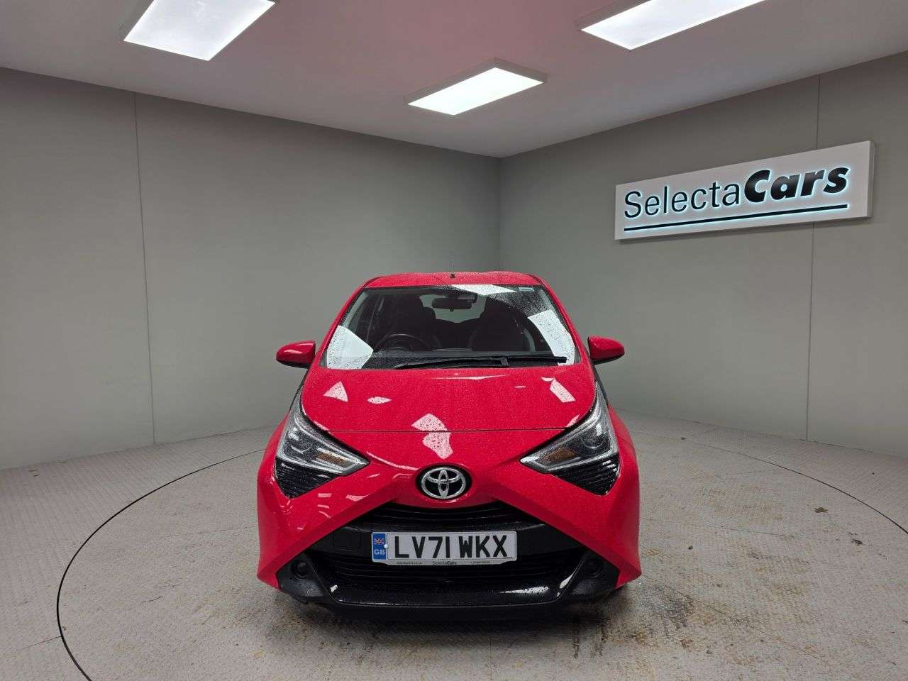 A 2021 TOYOTA AYGO 1.0 VVT-i x-play Hatchback 5dr Petrol Manual Euro 6 (s/s) (71 ps) A 2021 TOYOTA AYGO 1.0 VVT-i x-play Hatchback 5dr Petrol Manual Euro 6 (s/s) (71 ps)