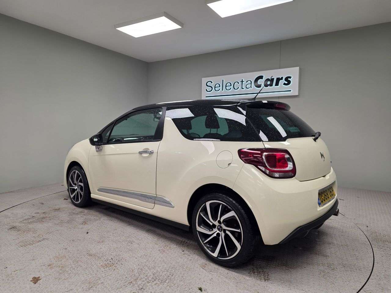 2018 DS AUTOMOBILES DS 3 2018 DS AUTOMOBILES DS 3