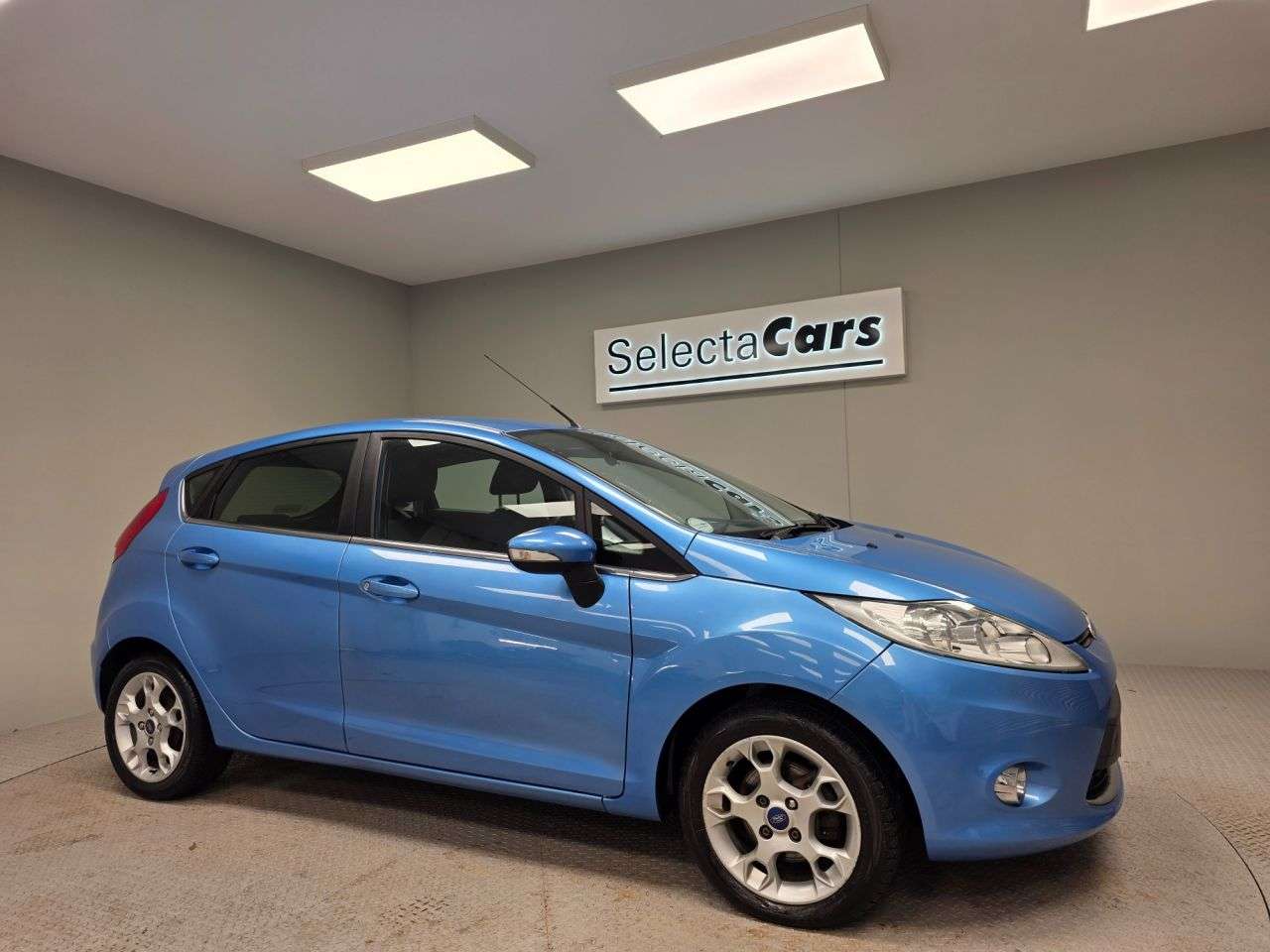 A 2012 FORD FIESTA 1.4 Zetec Hatchback 5dr Petrol Automatic (154 g/km, 94 bhp) A 2012 FORD FIESTA 1.4 Zetec Hatchback 5dr Petrol Automatic (154 g/km, 94 bhp)