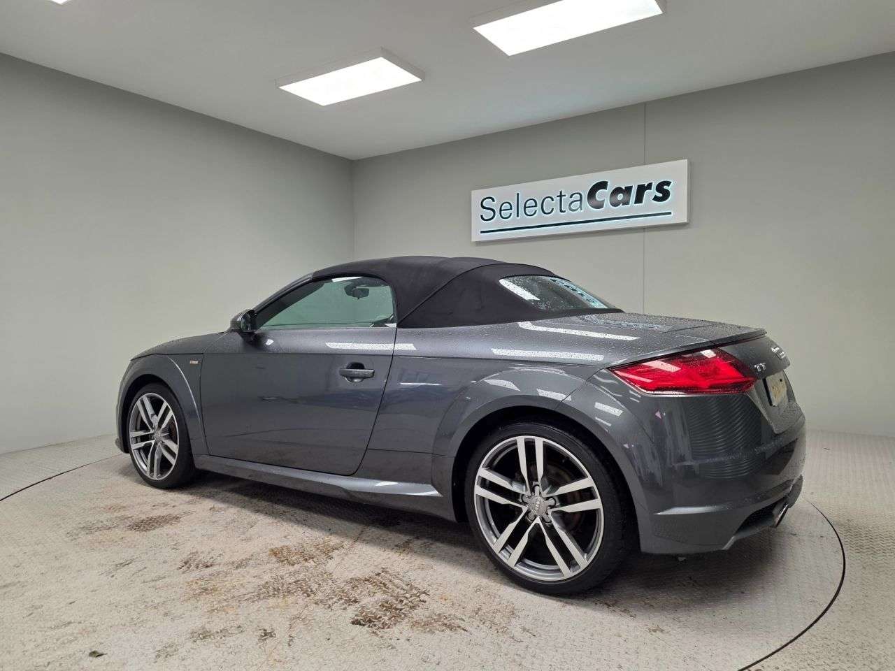 A 2016 AUDI TT 1.8 TFSI S line Roadster 2dr Petrol Manual Euro 6 (s/s) (180 ps) A 2016 AUDI TT 1.8 TFSI S line Roadster 2dr Petrol Manual Euro 6 (s/s) (180 ps)