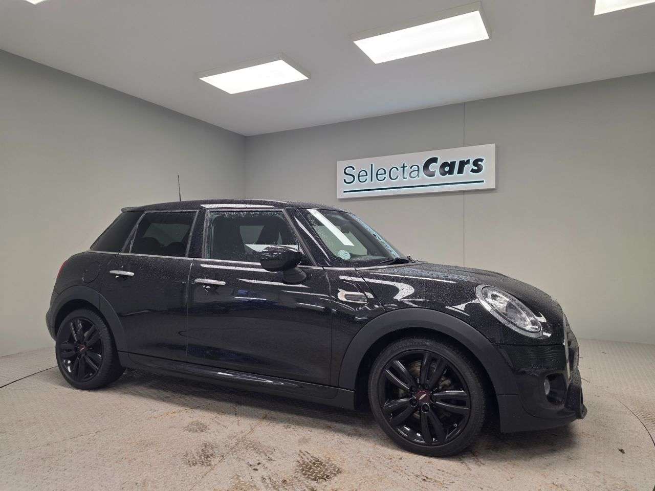 A 2020 MINI HATCH 1.5 Cooper Sport Hatchback 5dr Petrol Steptronic Euro 6 (s/s) (136 ps) A 2020 MINI HATCH 1.5 Cooper Sport Hatchback 5dr Petrol Steptronic Euro 6 (s/s) (136 ps)