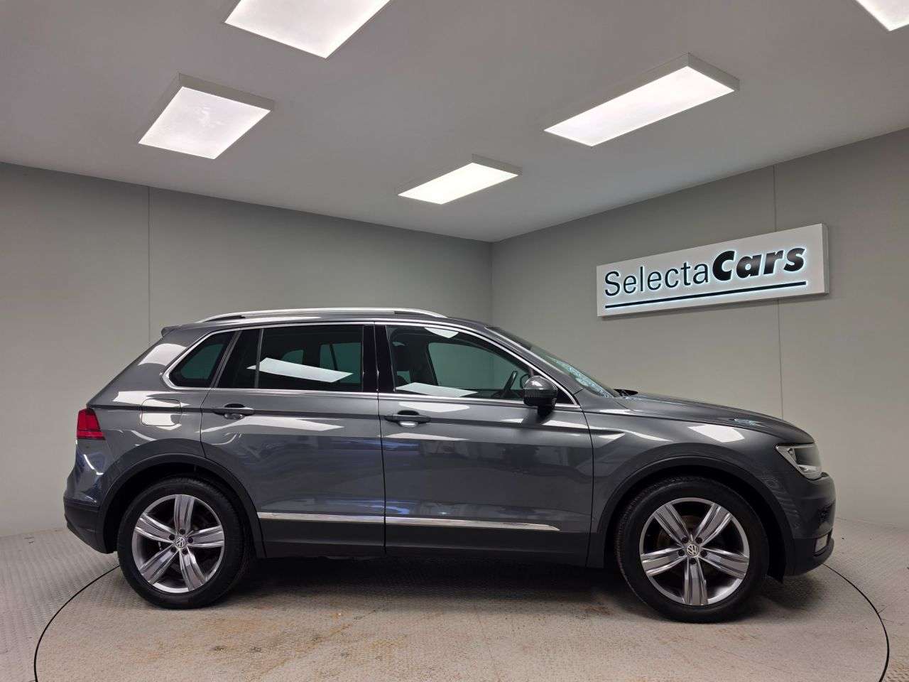 A 2019 VOLKSWAGEN TIGUAN 1.5 TSI EVO Match SUV 5dr Petrol Manual Euro 6 (s/s) (150 ps) A 2019 VOLKSWAGEN TIGUAN 1.5 TSI EVO Match SUV 5dr Petrol Manual Euro 6 (s/s) (150 ps)