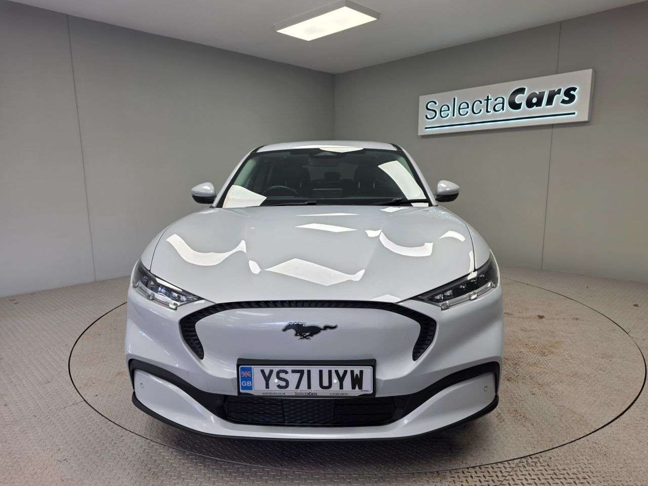 A 2022 FORD MUSTANG MACH-E Standard Range 70kWh SUV 5dr Electric Automatic (269 ps) A 2022 FORD MUSTANG MACH-E Standard Range 70kWh SUV 5dr Electric Automatic (269 ps)