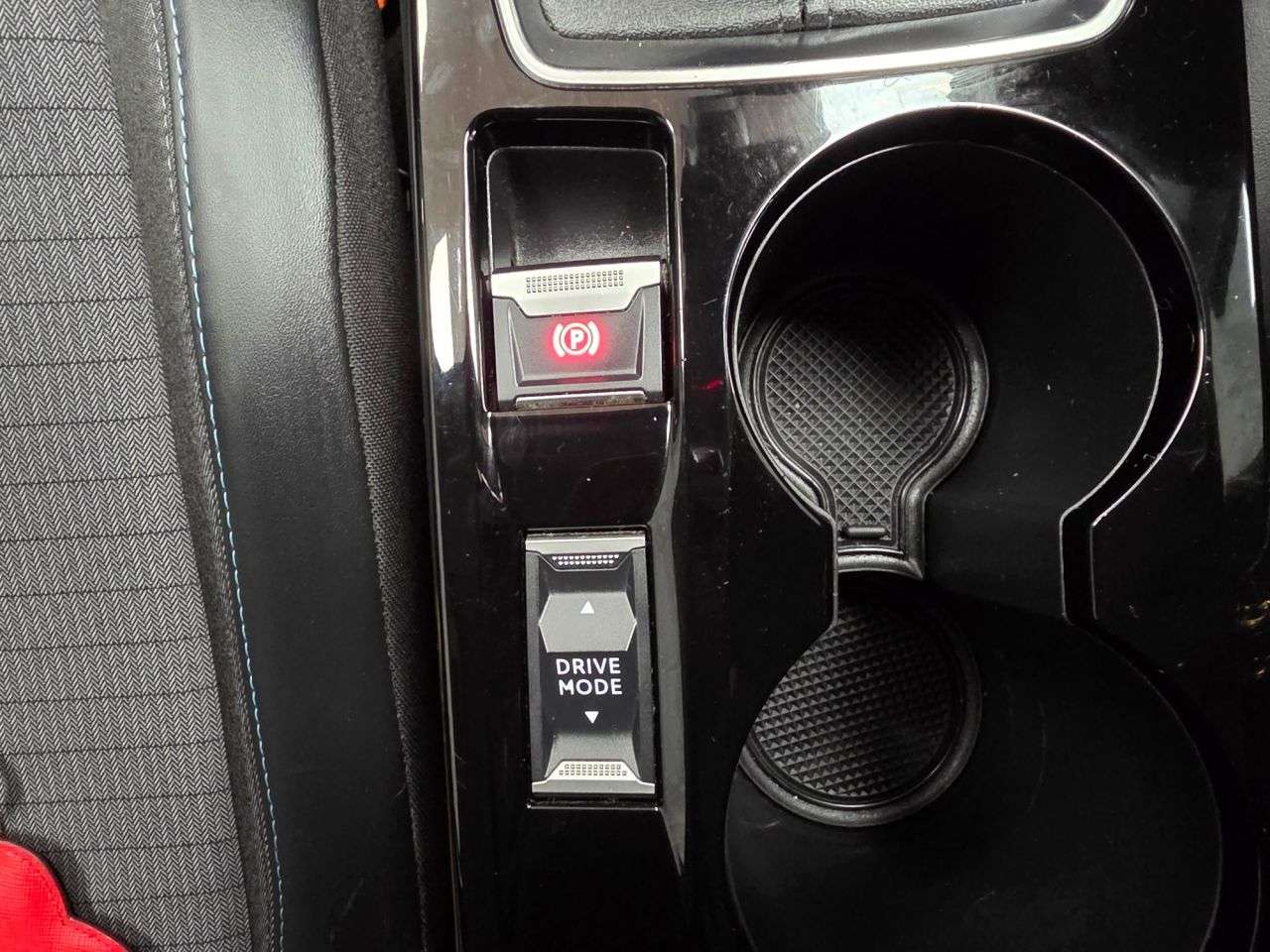 2021 PEUGEOT 2008 2021 PEUGEOT 2008