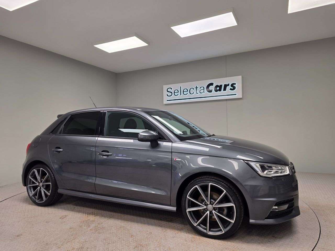 A 2016 AUDI A1 1.4 TFSI S line Sportback 5dr Petrol S Tronic Euro 6 (s/s) (125 ps) A 2016 AUDI A1 1.4 TFSI S line Sportback 5dr Petrol S Tronic Euro 6 (s/s) (125 ps)