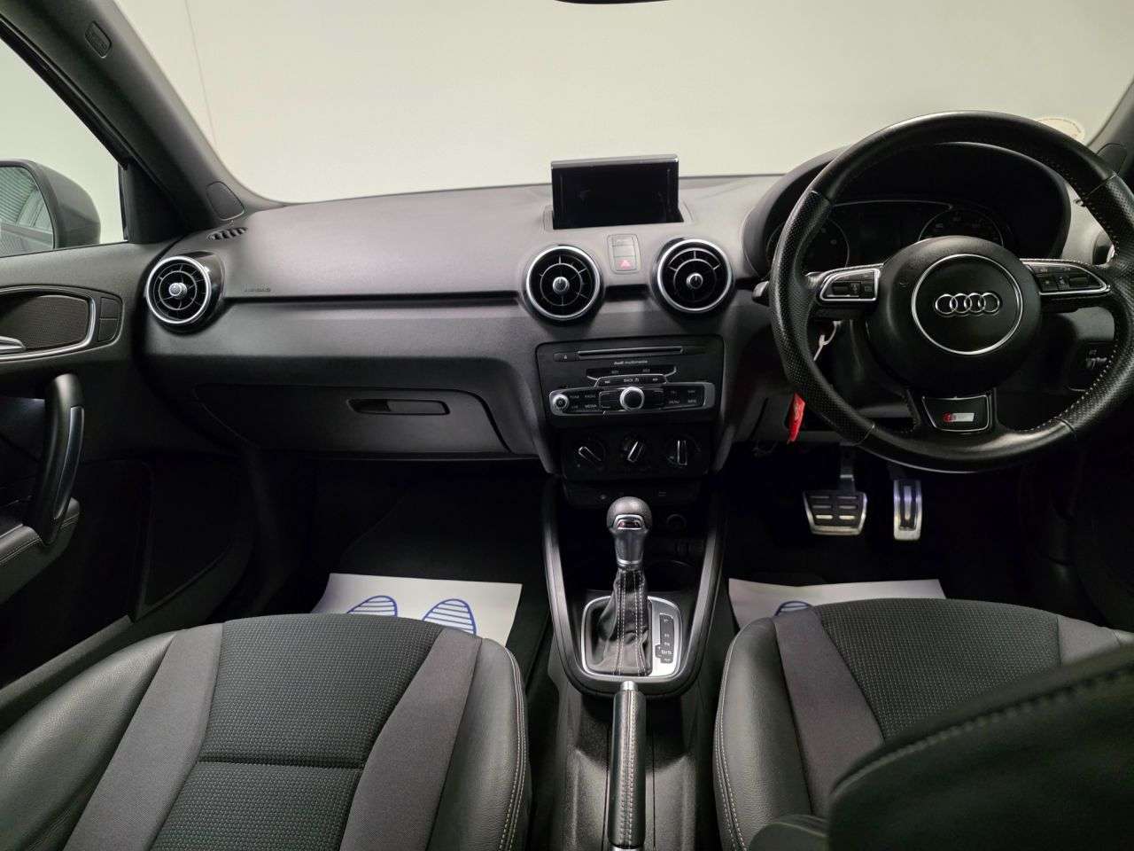 2016 AUDI A1 2016 AUDI A1