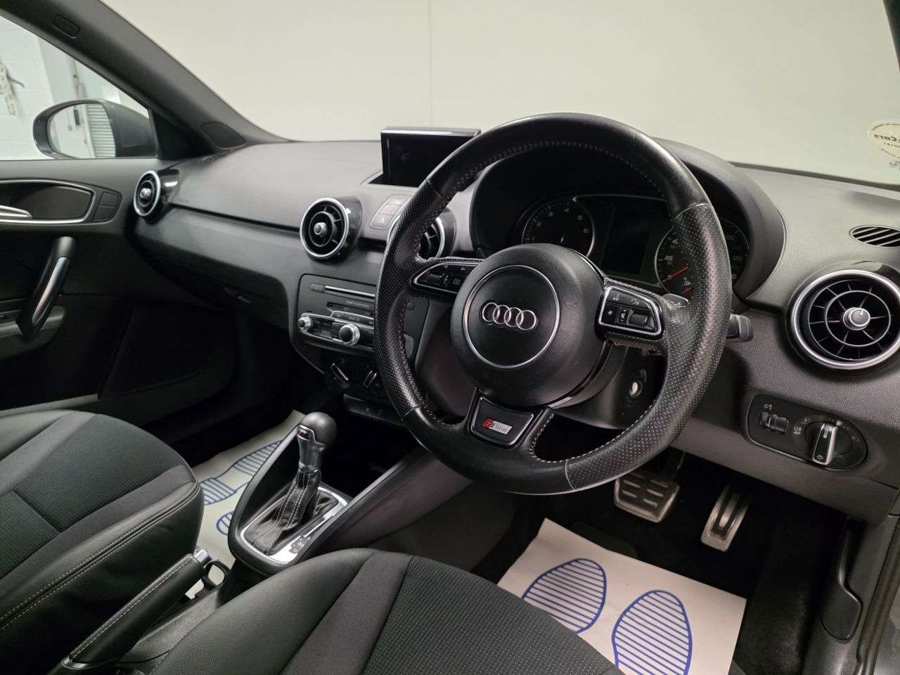 2016 AUDI A1 2016 AUDI A1