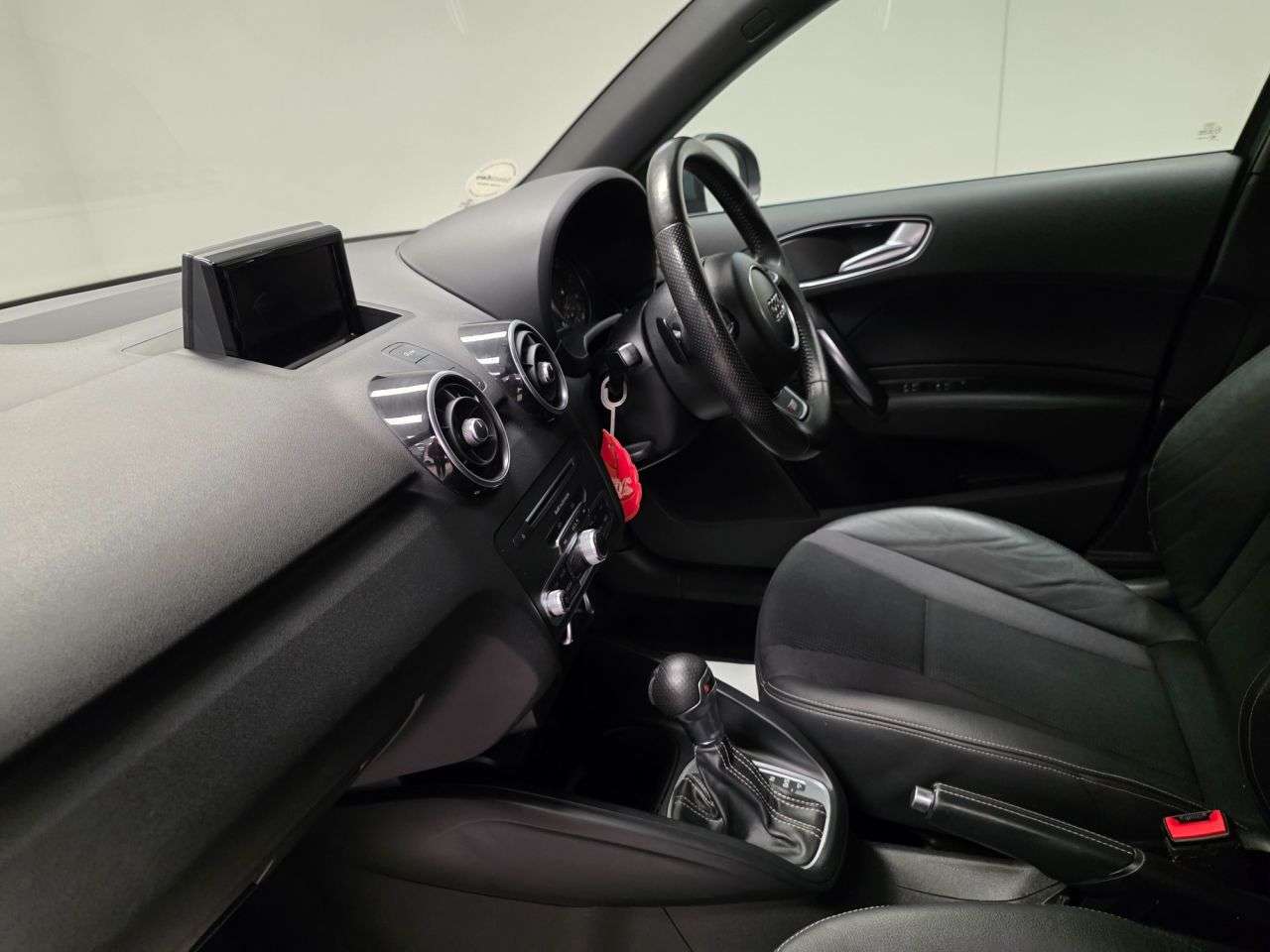 2016 AUDI A1 2016 AUDI A1