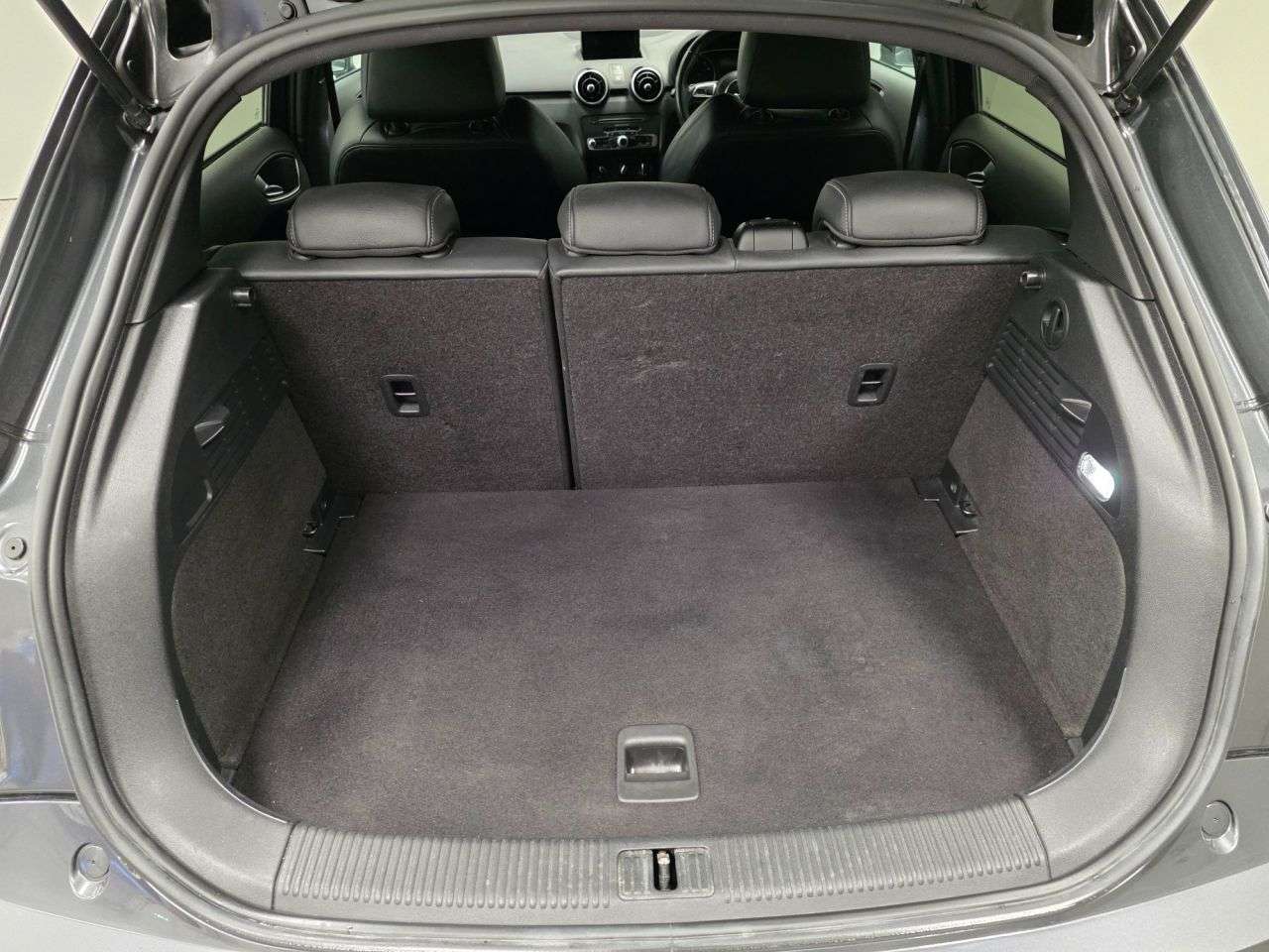 2016 AUDI A1 2016 AUDI A1