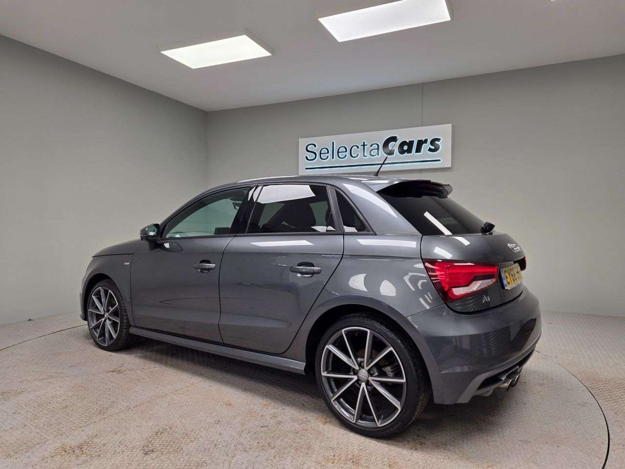 2016 AUDI A1 2016 AUDI A1