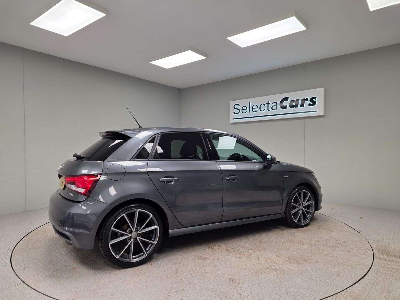 2016 AUDI A1 2016 AUDI A1