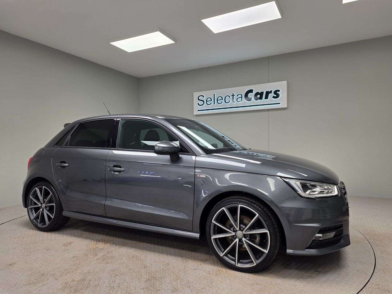 2016 AUDI A1 2016 AUDI A1