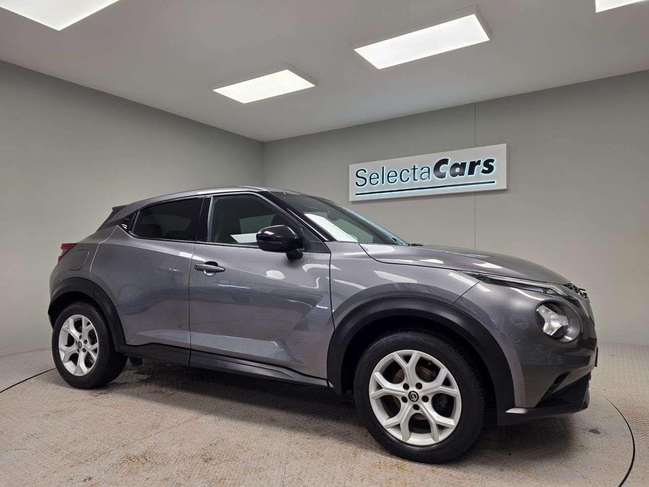 A 2020 NISSAN JUKE 1.0 DIG-T N-Connecta SUV 5dr Petrol Manual Euro 6 (s/s) (117 ps) A 2020 NISSAN JUKE 1.0 DIG-T N-Connecta SUV 5dr Petrol Manual Euro 6 (s/s) (117 ps)