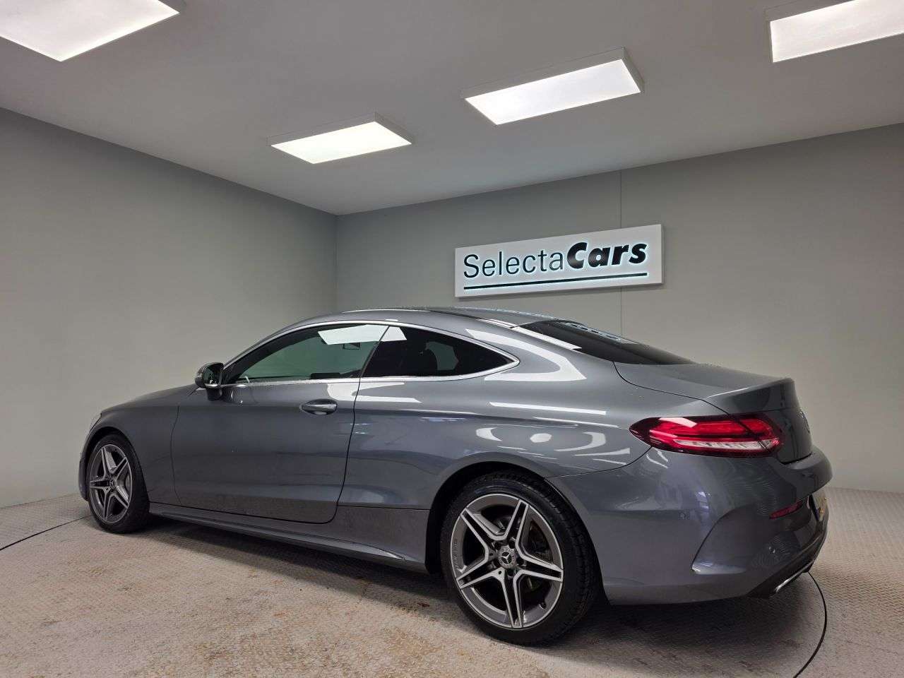 A 2018 MERCEDES-BENZ C-CLASS 2.0 C300d AMG Line (Premium) Coupe 2dr Diesel G-Tronic+ Euro 6 (s/s) (245 p A 2018 MERCEDES-BENZ C-CLASS 2.0 C300d AMG Line (Premium) Coupe 2dr Diesel G-Tronic+ Euro 6 (s/s) (245 p