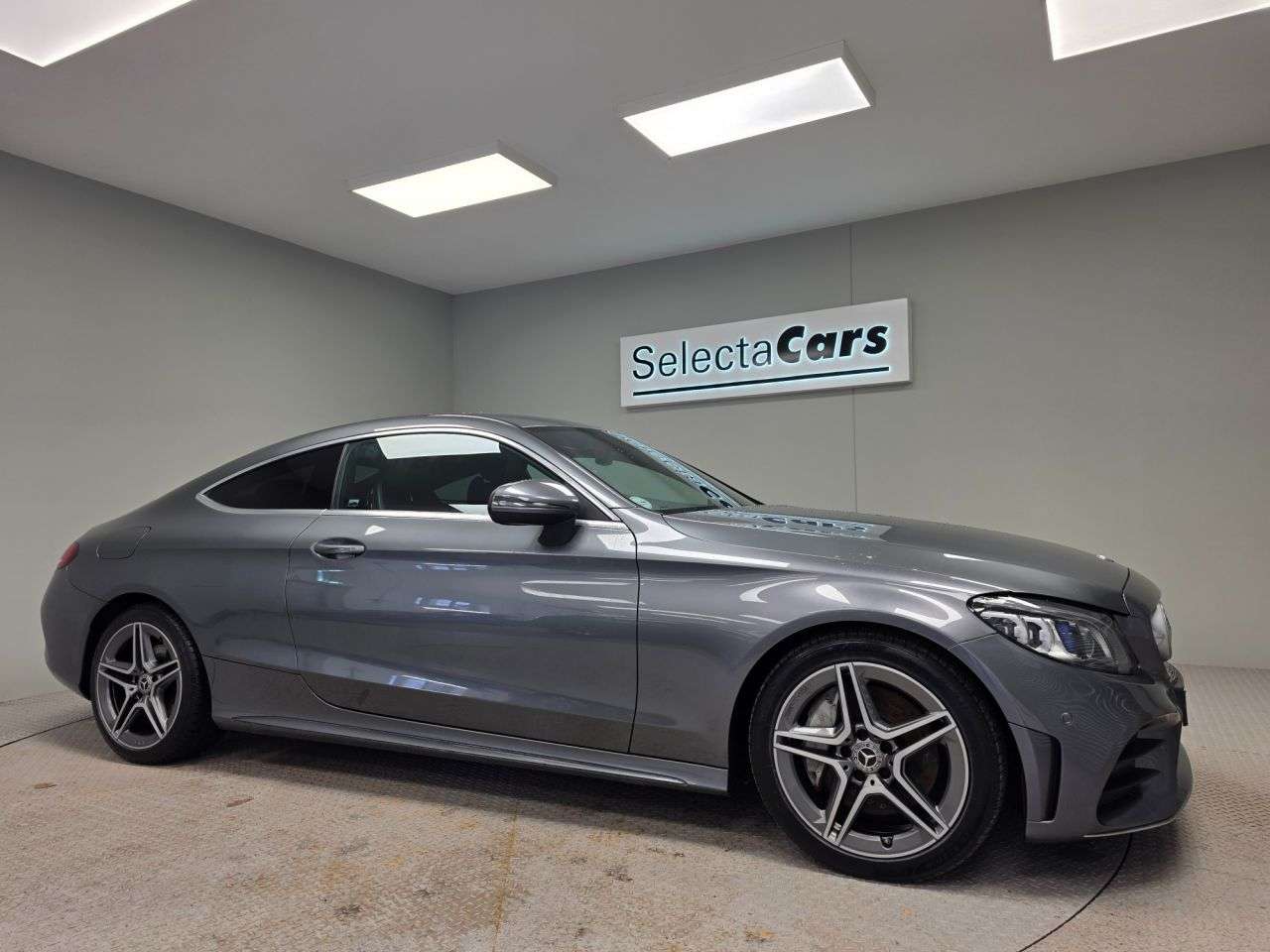 A 2018 MERCEDES-BENZ C-CLASS 2.0 C300d AMG Line (Premium) Coupe 2dr Diesel G-Tronic+ Euro 6 (s/s) (245 p A 2018 MERCEDES-BENZ C-CLASS 2.0 C300d AMG Line (Premium) Coupe 2dr Diesel G-Tronic+ Euro 6 (s/s) (245 p