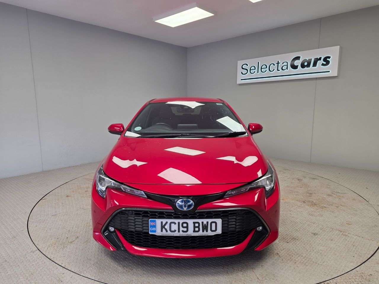 A 2019 TOYOTA COROLLA 1.8 VVT-h Design Hatchback 5dr Petrol Hybrid CVT Euro 6 (s/s) (122 ps) A 2019 TOYOTA COROLLA 1.8 VVT-h Design Hatchback 5dr Petrol Hybrid CVT Euro 6 (s/s) (122 ps)