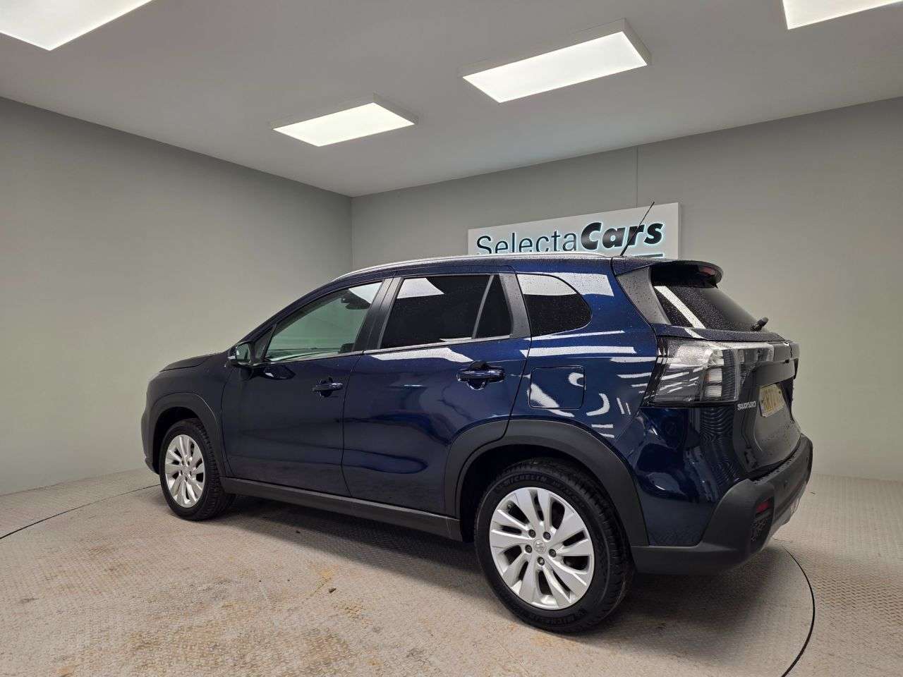 A 2023 SUZUKI S-CROSS 1.4 Boosterjet MHEV Motion SUV 5dr Petrol Hybrid Manual Euro 6 (s/s) (129 p A 2023 SUZUKI S-CROSS 1.4 Boosterjet MHEV Motion SUV 5dr Petrol Hybrid Manual Euro 6 (s/s) (129 p