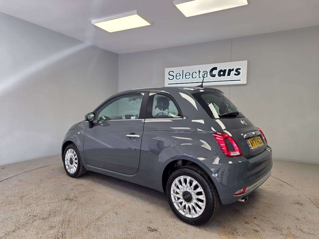 A 2021 FIAT 500 1.0 MHEV Dolcevita Hatchback 3dr Petrol Manual Euro 6 (s/s) (70 bhp) A 2021 FIAT 500 1.0 MHEV Dolcevita Hatchback 3dr Petrol Manual Euro 6 (s/s) (70 bhp)