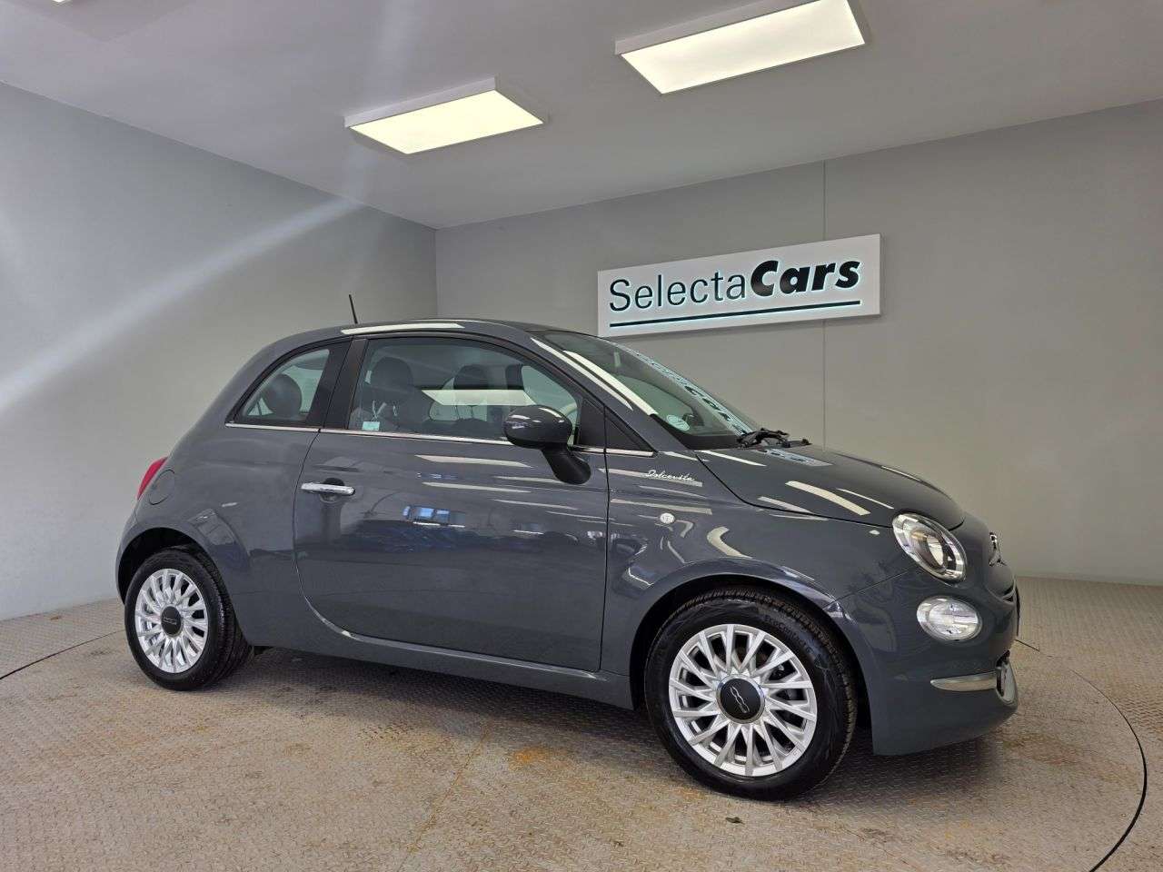 A 2021 FIAT 500 1.0 MHEV Dolcevita Hatchback 3dr Petrol Manual Euro 6 (s/s) (70 bhp) A 2021 FIAT 500 1.0 MHEV Dolcevita Hatchback 3dr Petrol Manual Euro 6 (s/s) (70 bhp)