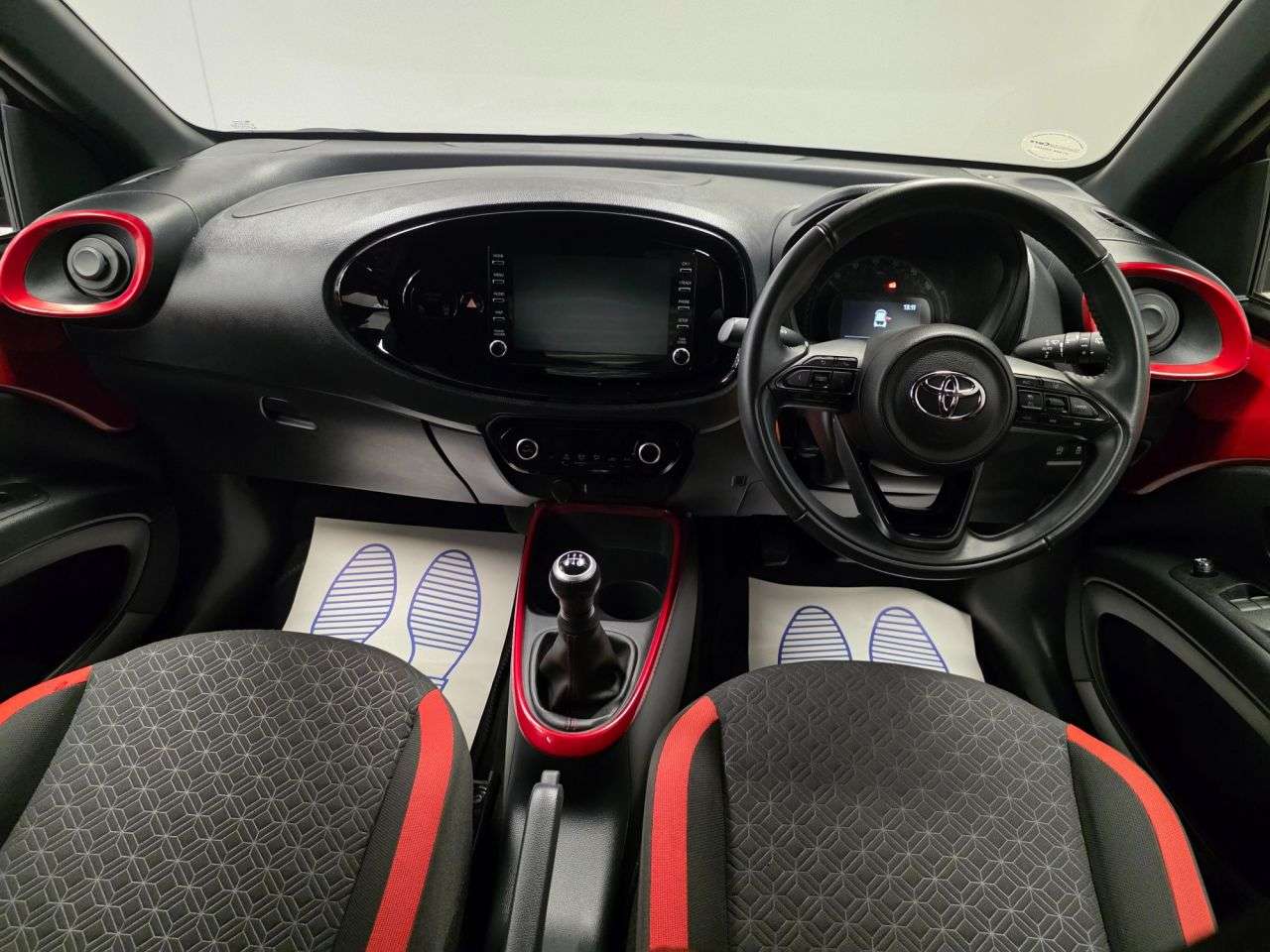 2023 TOYOTA AYGO X 2023 TOYOTA AYGO X