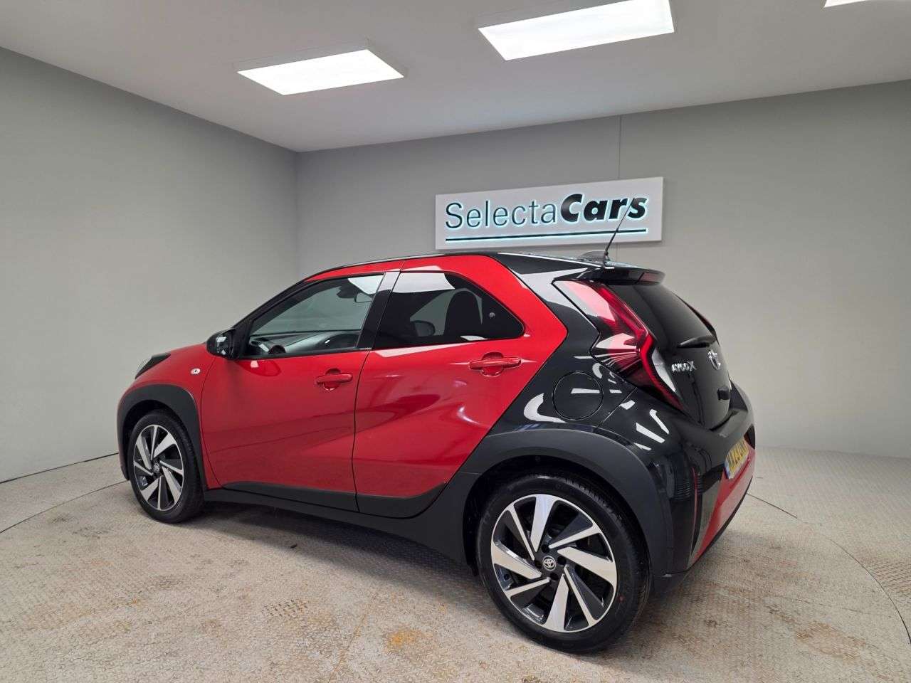 A 2023 TOYOTA AYGO X 1.0 VVT-i Edge Hatchback 5dr Petrol Manual Euro 6 (s/s) (72 ps) A 2023 TOYOTA AYGO X 1.0 VVT-i Edge Hatchback 5dr Petrol Manual Euro 6 (s/s) (72 ps)