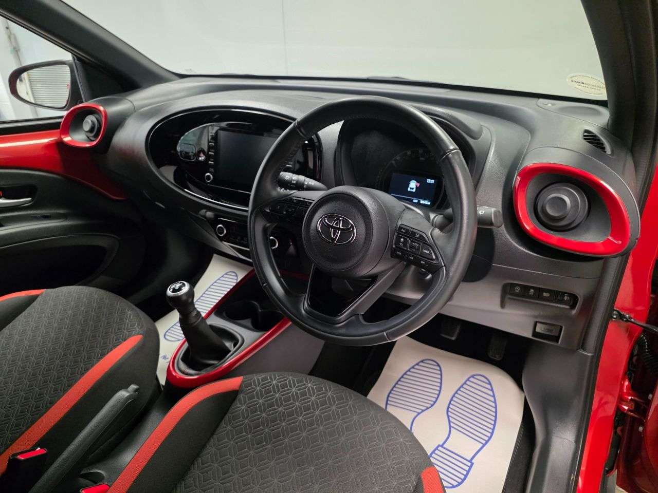 2023 TOYOTA AYGO X 2023 TOYOTA AYGO X