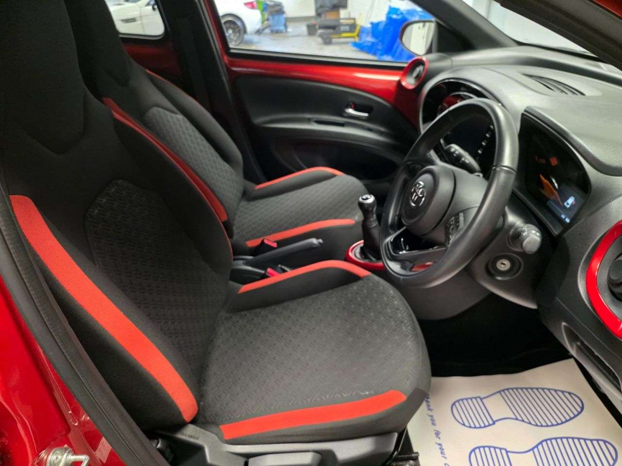 2023 TOYOTA AYGO X 2023 TOYOTA AYGO X