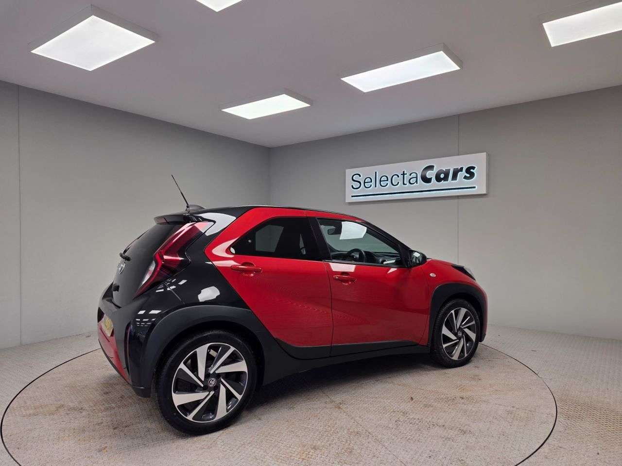 2023 TOYOTA AYGO X 2023 TOYOTA AYGO X